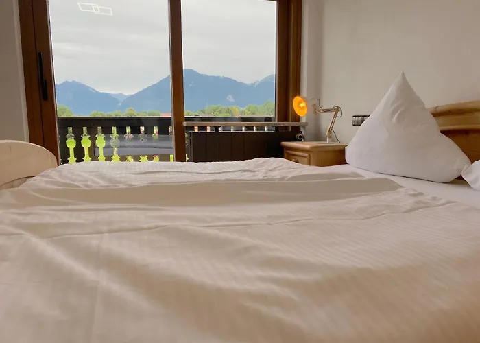 Grosszuegige Ferienwohnung Am Tegernsee Mit Suedbalkon Und Wallbergblick